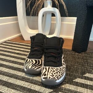 Women’s Retro Jordan 11